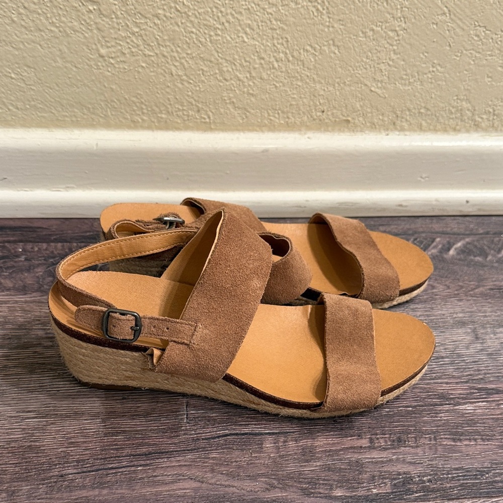 Lucky Brand Tan Suede Women's Sandals